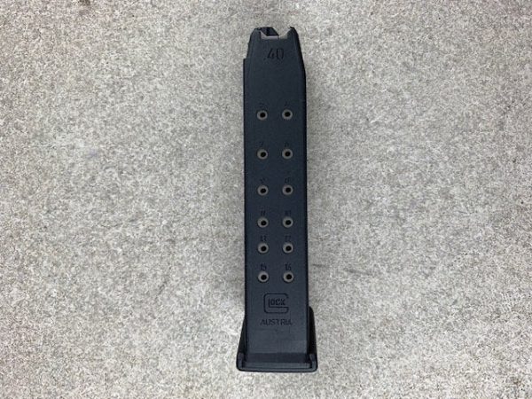 [Magazine] Used Glock 22 40 S&W 15rd Magazine. Glock 27 magazine in comments. $10.99 plus $5 flat rate shipping.